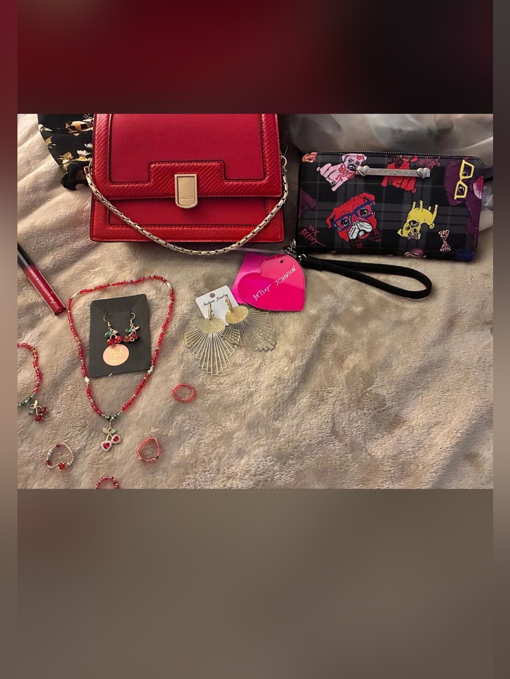 Aldo and Betsy Johnson lot